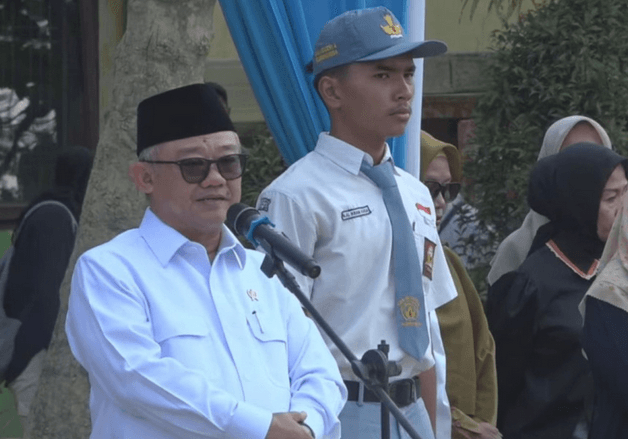 Berikan Motivasi Untuk Siswa Pasca Bencana Sumatera, Mendikdasmen: Harus Tetap Semangat dan Punya Cita-Cita Tinggi